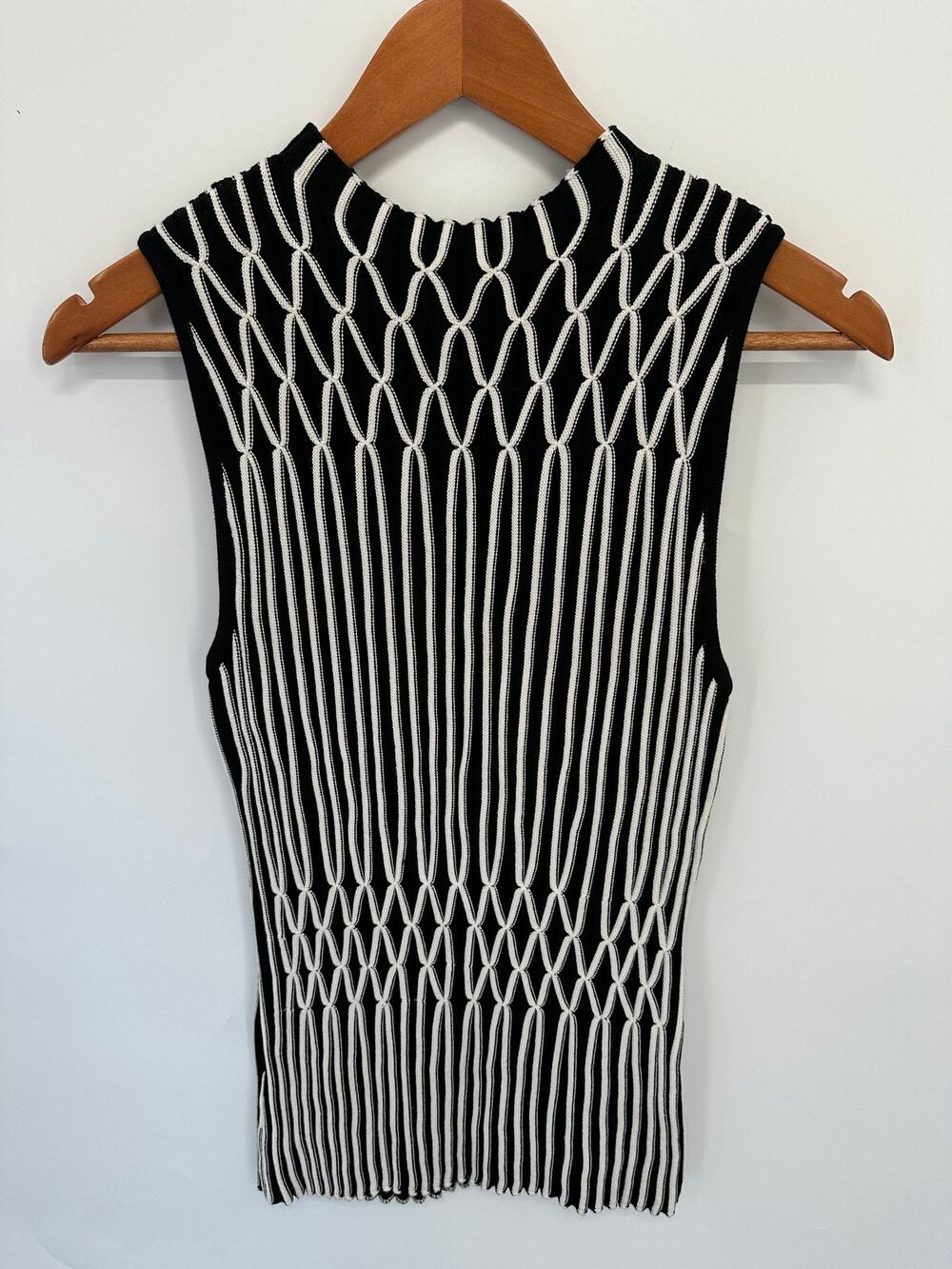 WHBM White & Black Knit Mock Neck Smocked Waist Sleeveless Sweater Tank // L